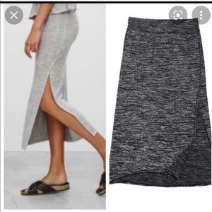 Aritzia Wilfred Free Shields midi skirt